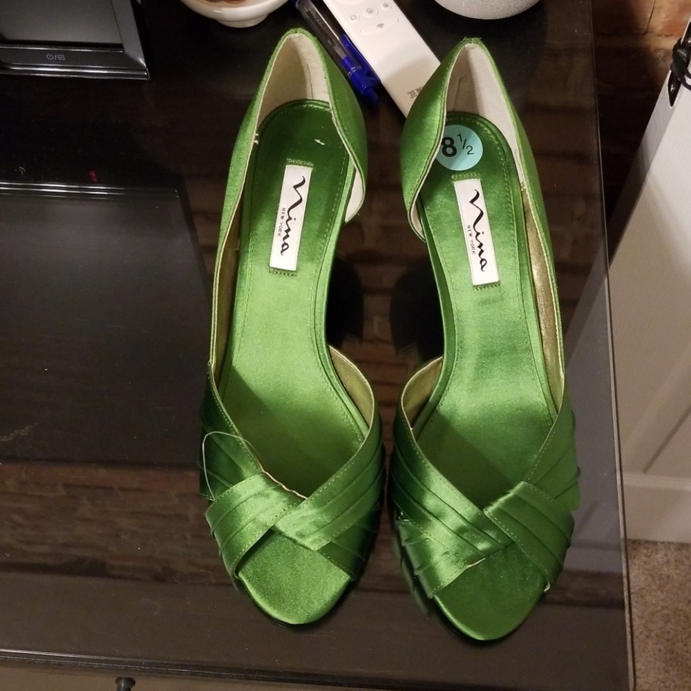 Fun apple green satin sandles